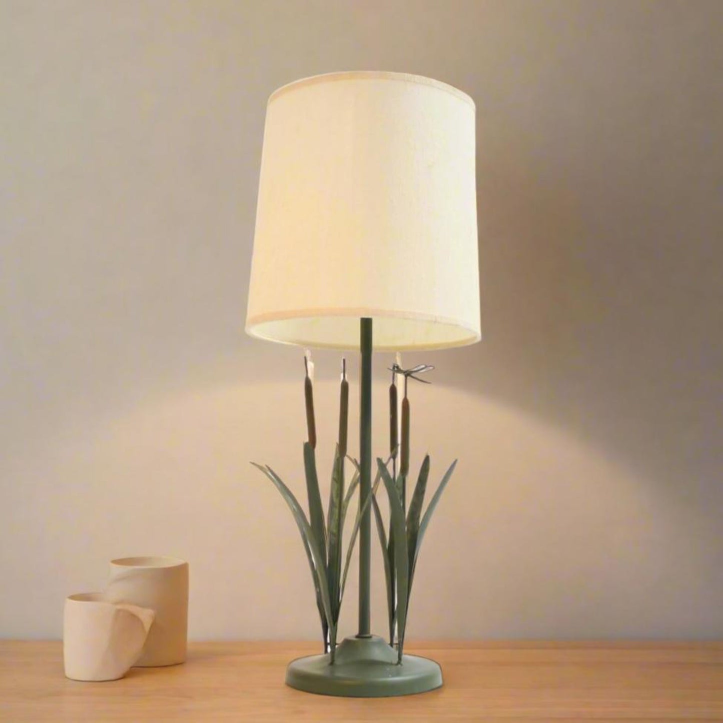 Dragonfly Cattail Table Lamp