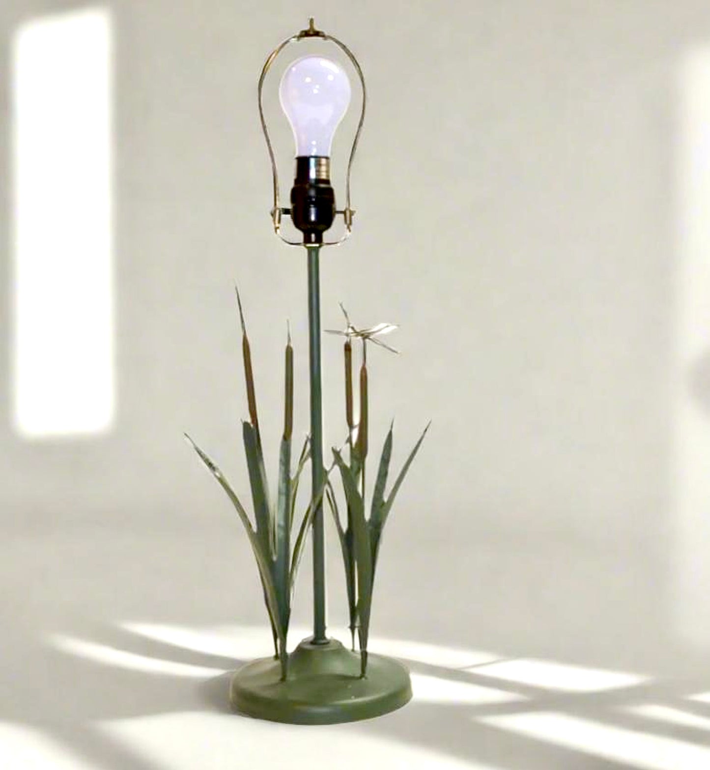 Dragonfly Cattail Table Lamp