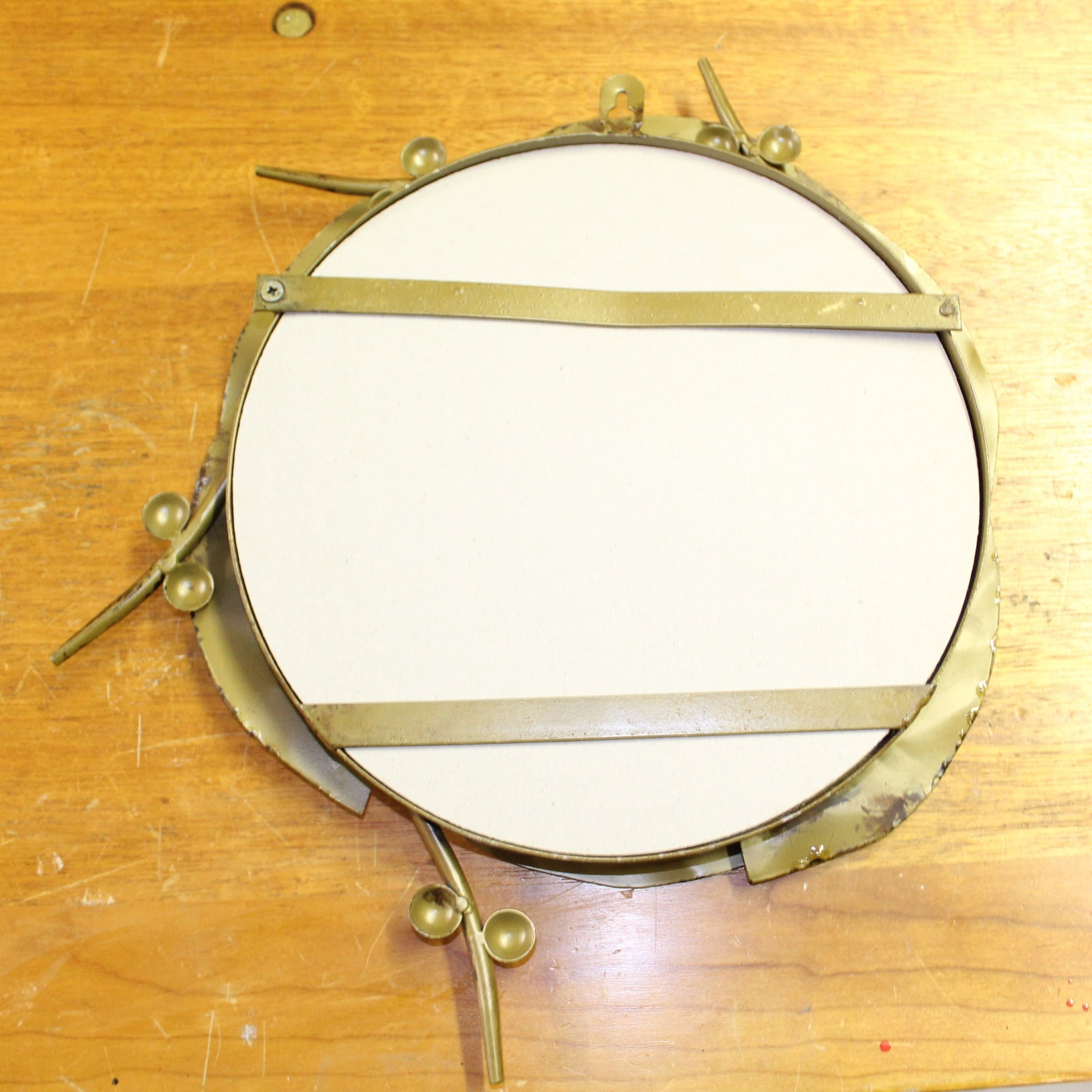 Vintage Round Glided Metal Leaf Framed Mirror