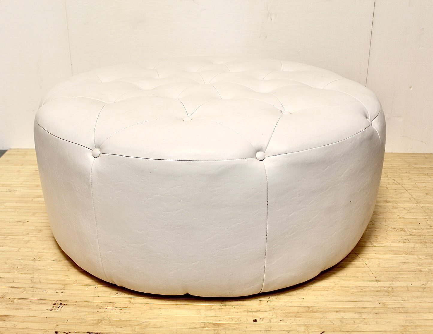 Contemporary X-Large Round White Leather Ottoman Diamond Tufted